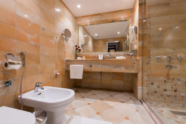 Ramada Continental Jeddah image 39